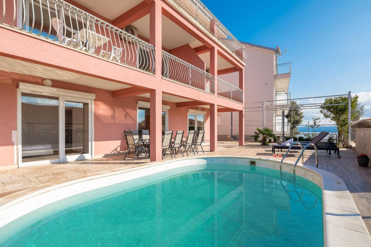 Solaris Holiday Home - Private Pool Stanici Exteriér fotografie