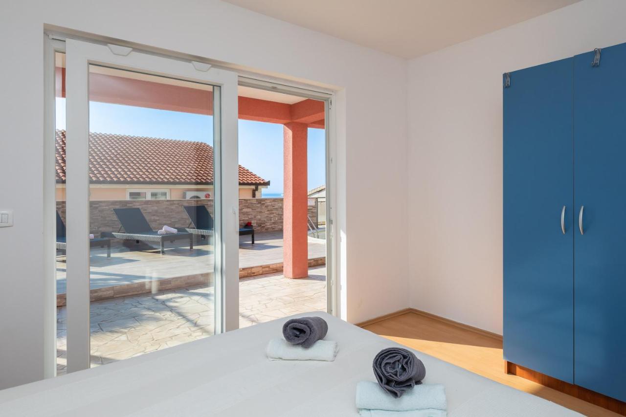 Solaris Holiday Home - Private Pool Stanici Exteriér fotografie